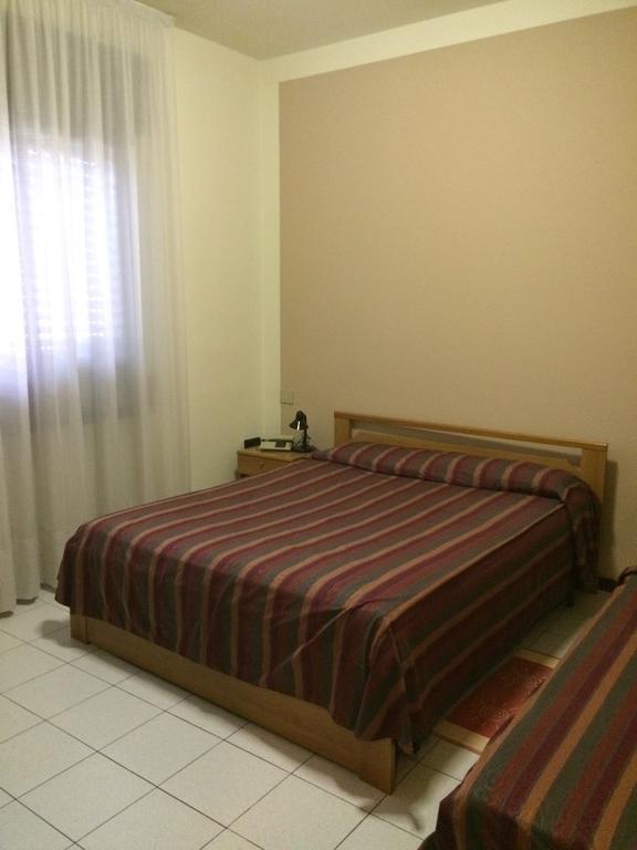 Albergo Cristallo Cittiglio ภายนอก รูปภาพ