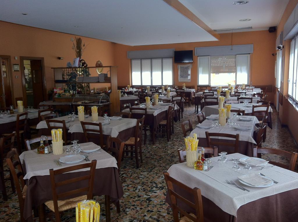 Albergo Cristallo Cittiglio ภายนอก รูปภาพ