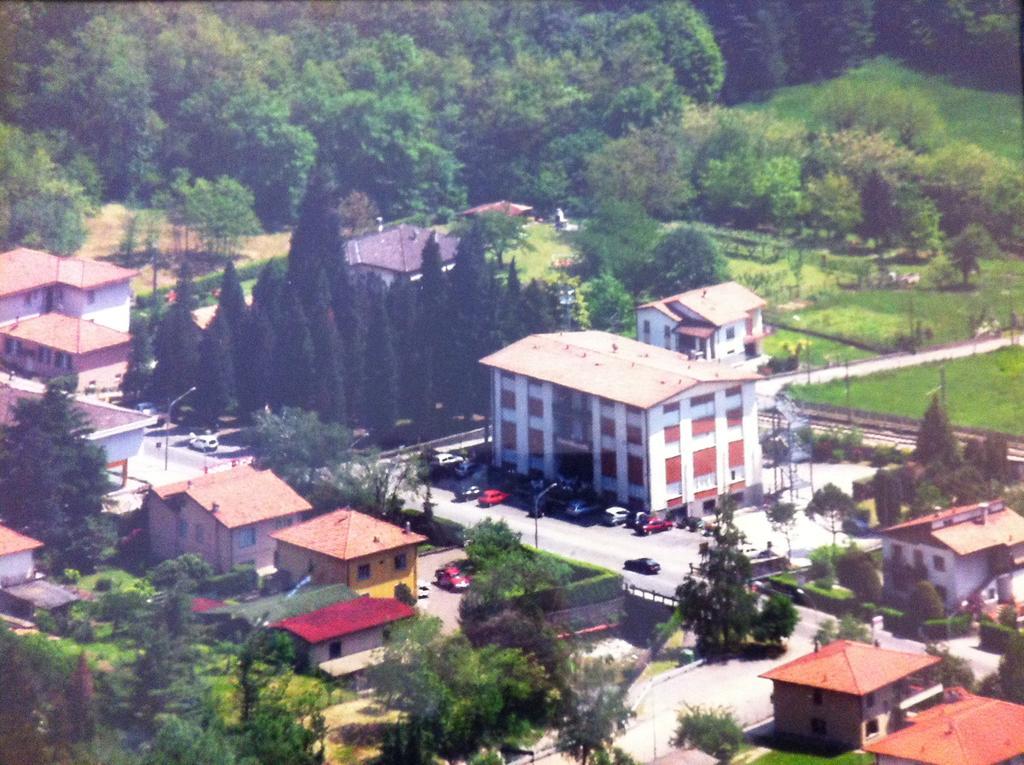 Albergo Cristallo Cittiglio ภายนอก รูปภาพ